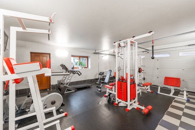 A fully-equipped home basement gym.