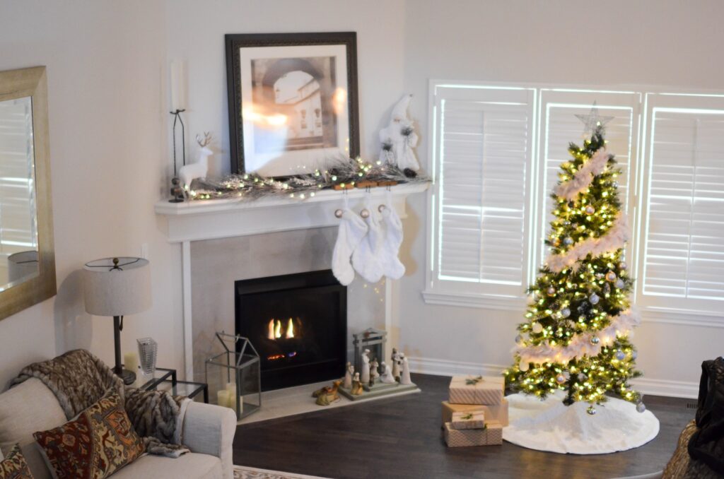 A living room with winter decor